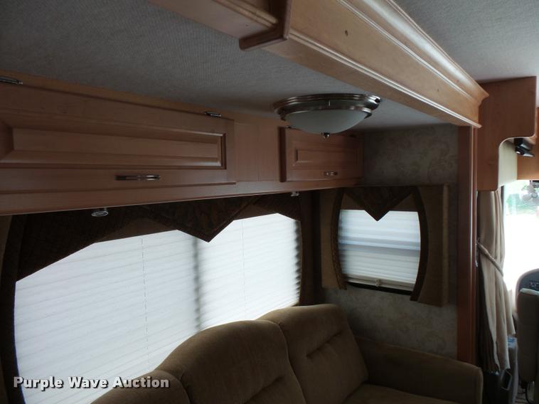 image for item L3553 2005 Tropi Cal RV