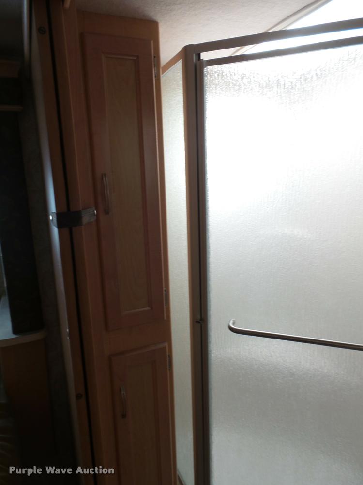 image for item L3553 2005 Tropi Cal RV