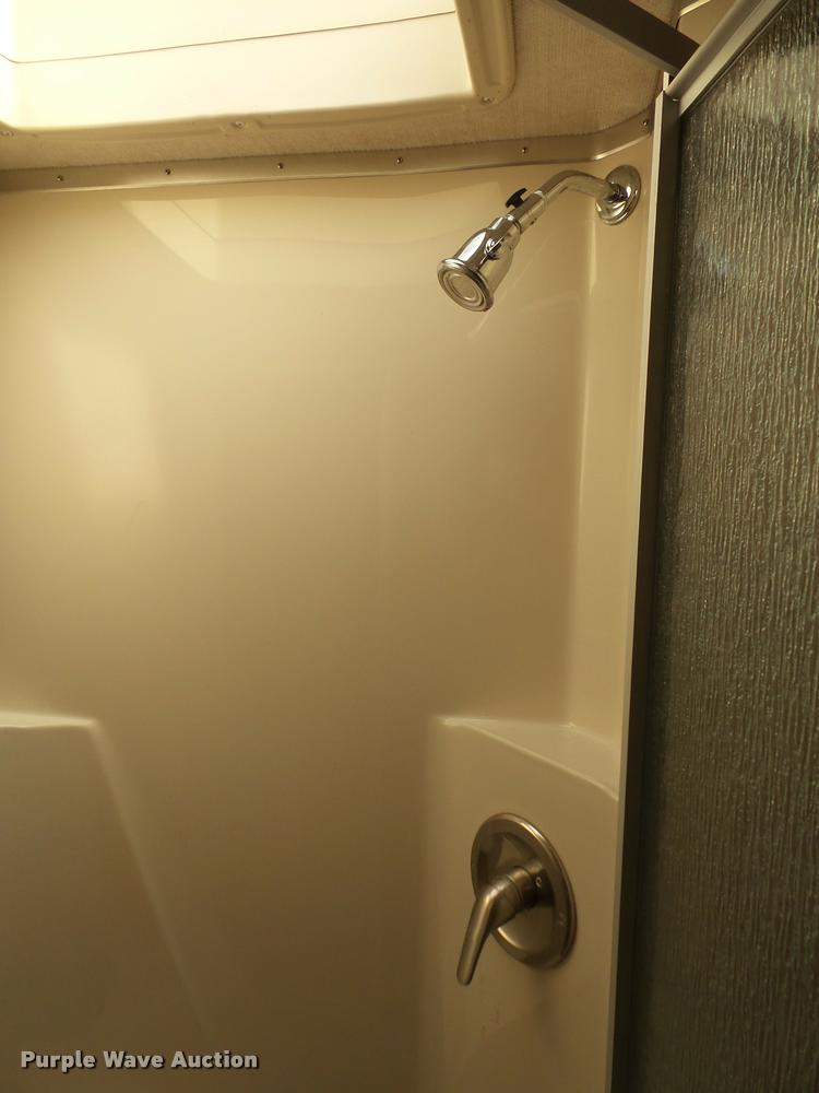 image for item L3553 2005 Tropi Cal RV