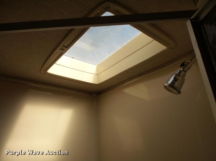 image for item L3553 2005 Tropi Cal RV