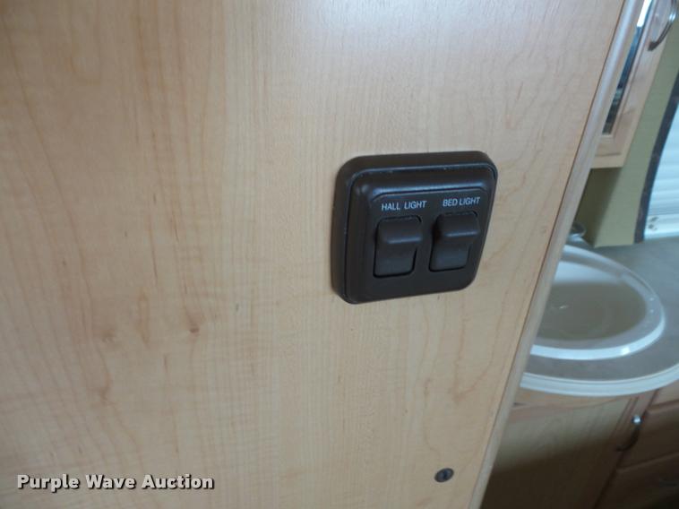 image for item L3553 2005 Tropi Cal RV