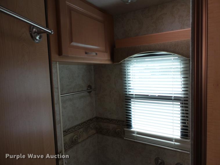 image for item L3553 2005 Tropi Cal RV