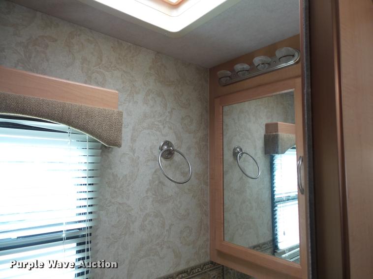 image for item L3553 2005 Tropi Cal RV