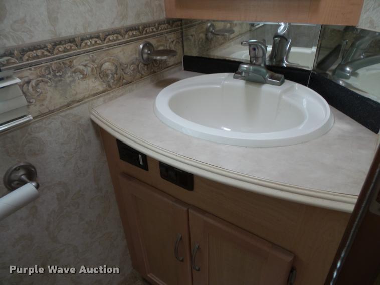 image for item L3553 2005 Tropi Cal RV