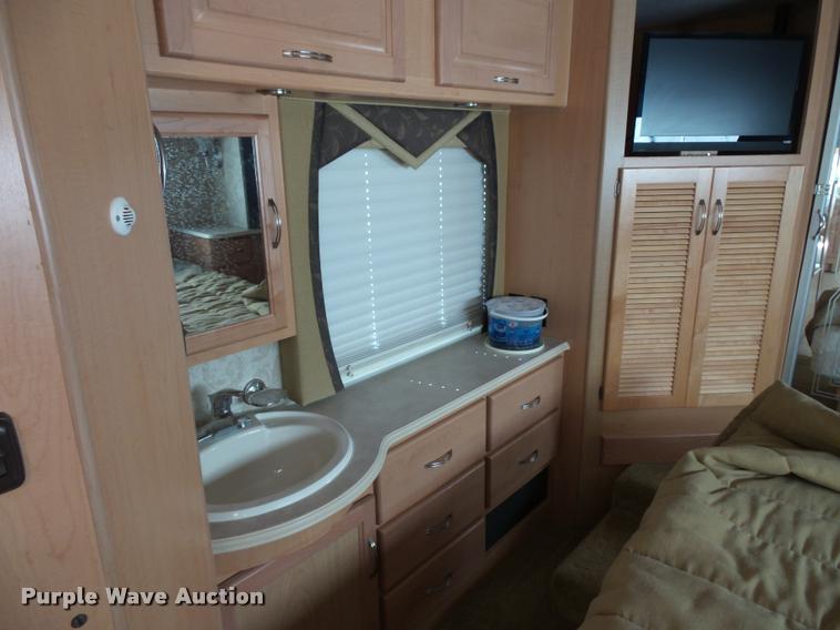 image for item L3553 2005 Tropi Cal RV