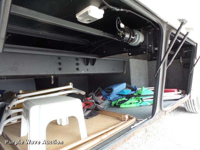 image for item L3553 2005 Tropi Cal RV