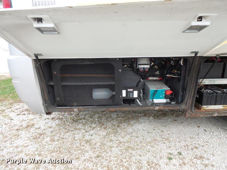 image for item L3553 2005 Tropi Cal RV