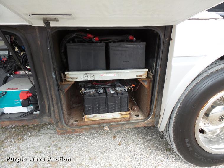 image for item L3553 2005 Tropi Cal RV