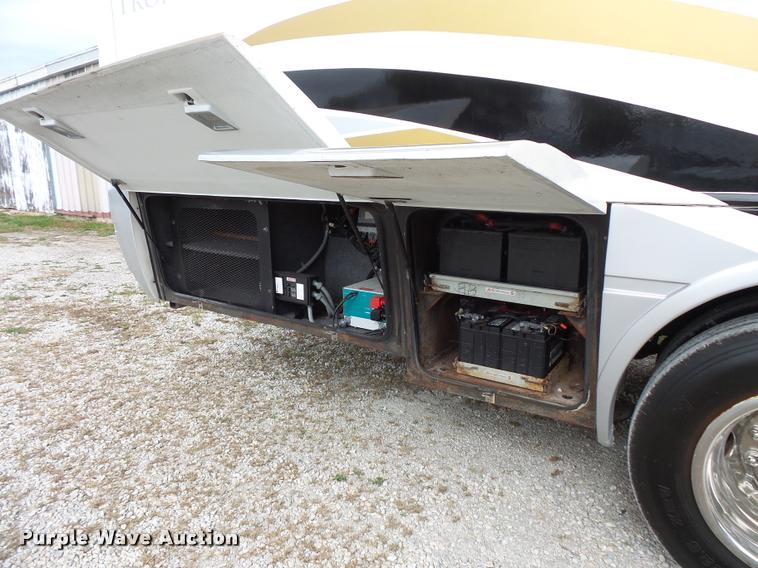 image for item L3553 2005 Tropi Cal RV