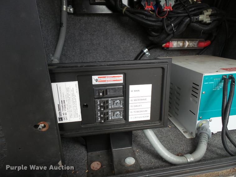 image for item L3553 2005 Tropi Cal RV