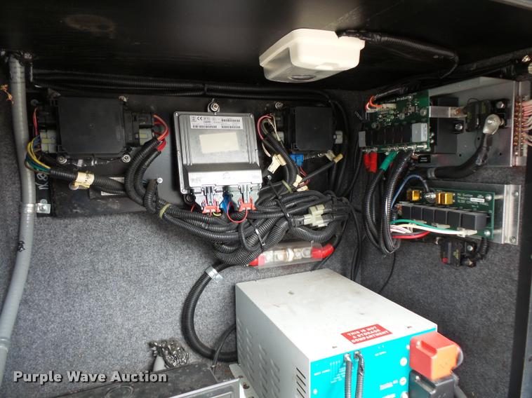 image for item L3553 2005 Tropi Cal RV