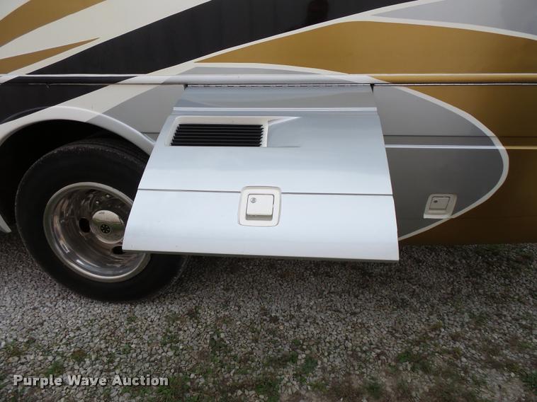 image for item L3553 2005 Tropi Cal RV