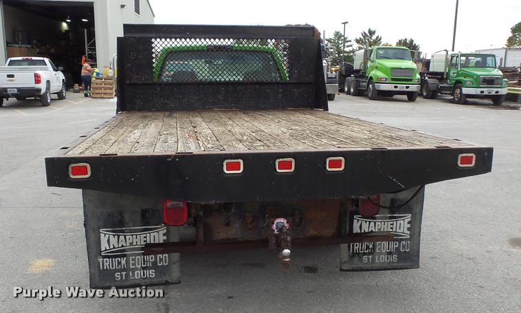 image for item L3559 2000 Chevrolet 3500 flatbed pickup truck