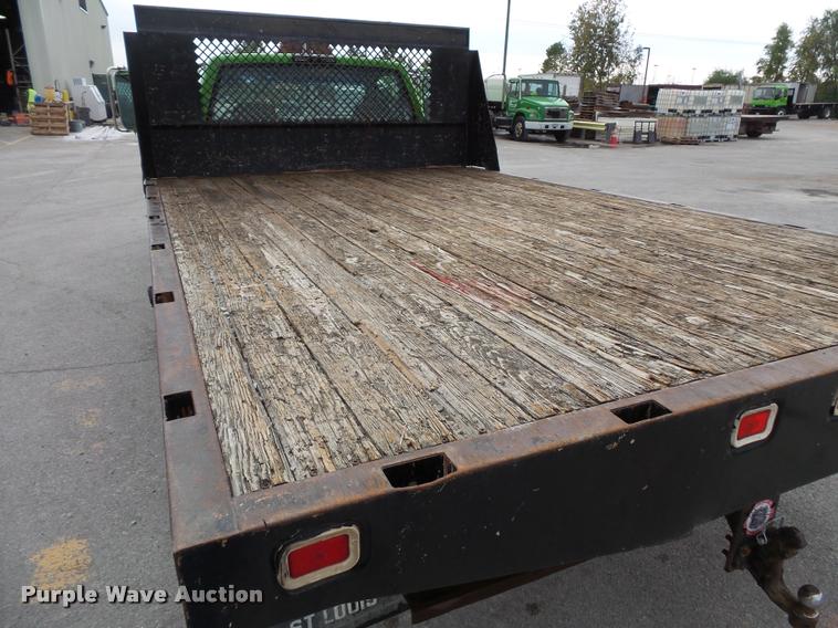 image for item L3559 2000 Chevrolet 3500 flatbed pickup truck