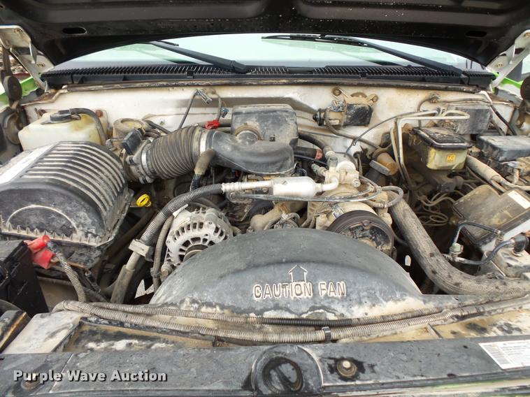 image for item L3559 2000 Chevrolet 3500 flatbed pickup truck