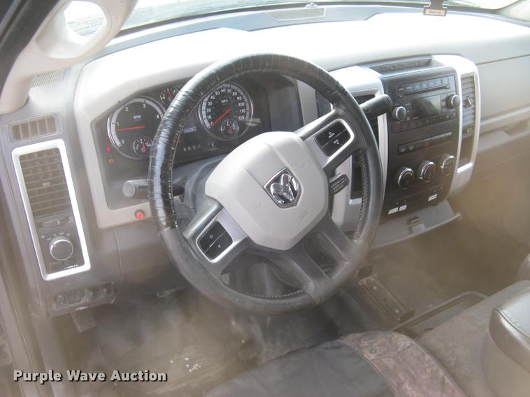 image for item L3902 2011 Dodge Ram 3500HD SLT Crew Cab flatbed pickup truck