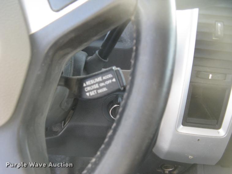 image for item L3902 2011 Dodge Ram 3500HD SLT Crew Cab flatbed pickup truck