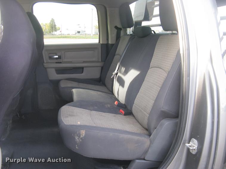 image for item L3902 2011 Dodge Ram 3500HD SLT Crew Cab flatbed pickup truck