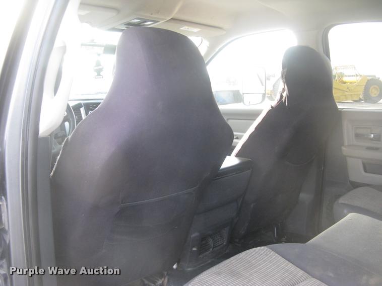 image for item L3902 2011 Dodge Ram 3500HD SLT Crew Cab flatbed pickup truck