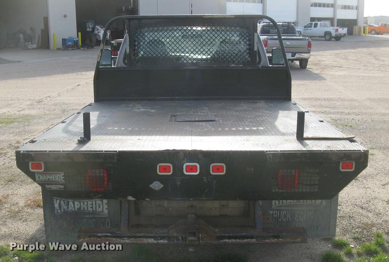 image for item L3903 2004 Ford F350 Super Duty XLT flatbed pickup truck