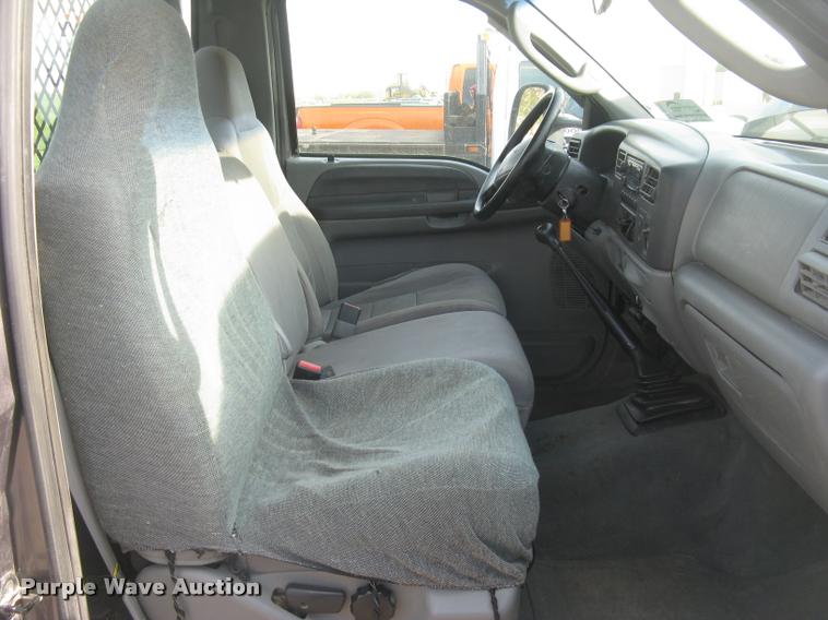 image for item L3903 2004 Ford F350 Super Duty XLT flatbed pickup truck