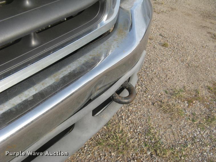 image for item L3903 2004 Ford F350 Super Duty XLT flatbed pickup truck