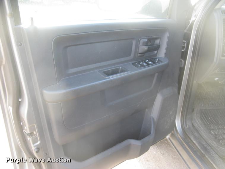 image for item L3904 2010 Dodge Ram 2500HD Crew Cab pickup truck