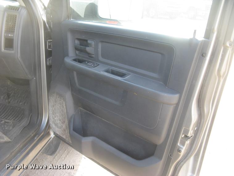 image for item L3904 2010 Dodge Ram 2500HD Crew Cab pickup truck