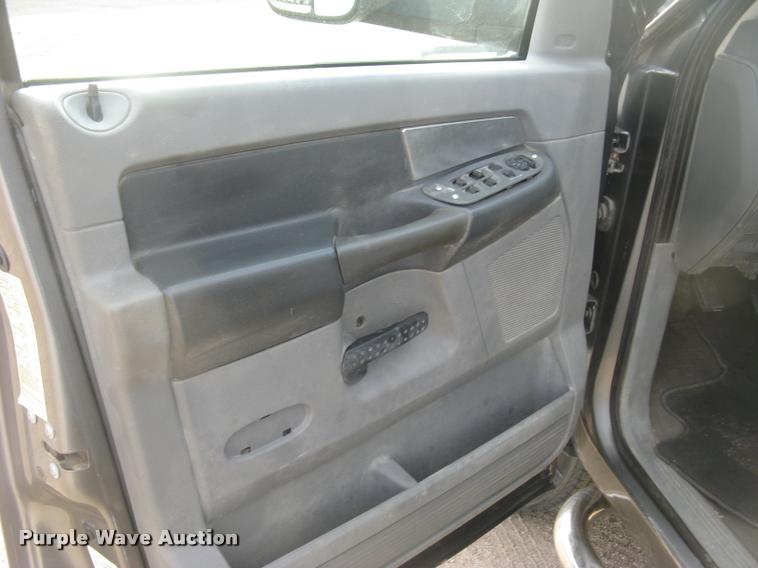 image for item L3905 2008 Dodge Ram 3500HD SLT Quad Cab flatbed pickup truck