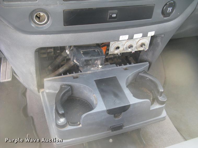 image for item L3905 2008 Dodge Ram 3500HD SLT Quad Cab flatbed pickup truck