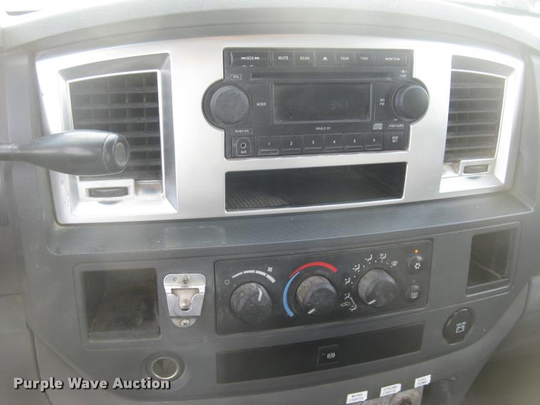 image for item L3905 2008 Dodge Ram 3500HD SLT Quad Cab flatbed pickup truck