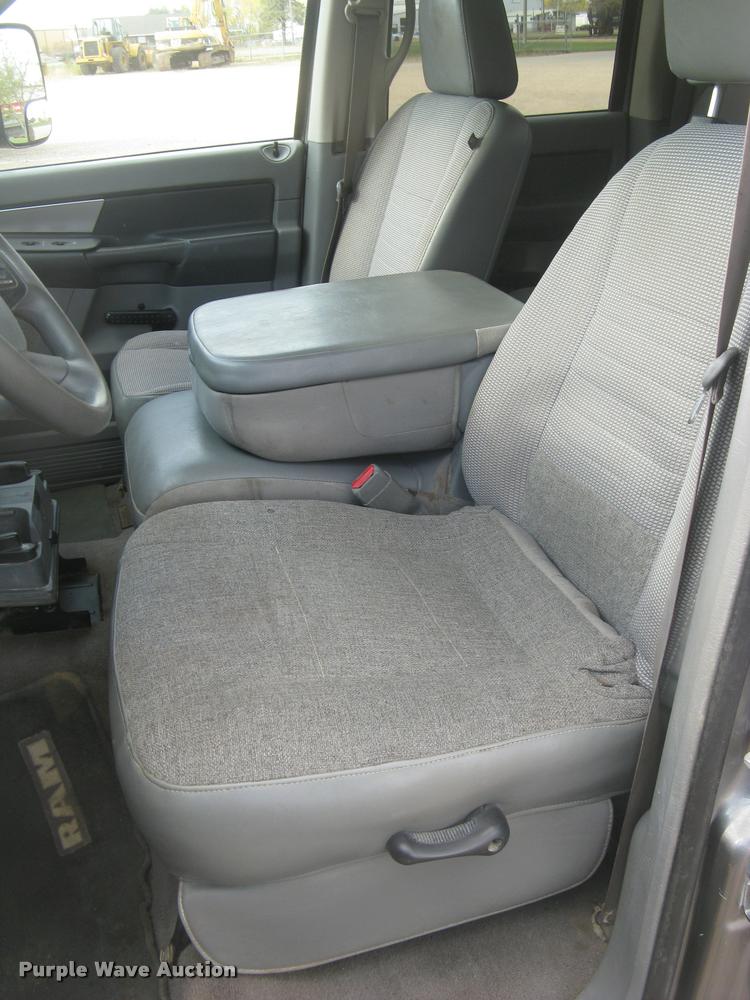 image for item L3905 2008 Dodge Ram 3500HD SLT Quad Cab flatbed pickup truck