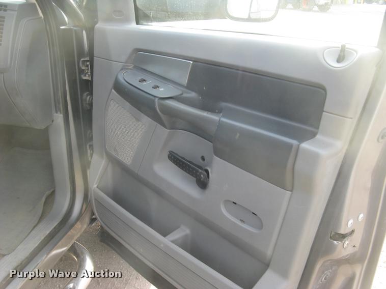 image for item L3905 2008 Dodge Ram 3500HD SLT Quad Cab flatbed pickup truck