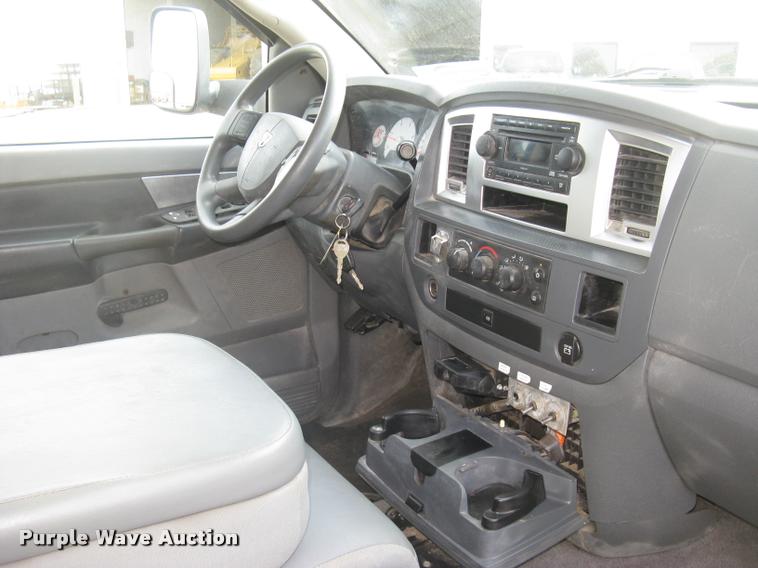 image for item L3905 2008 Dodge Ram 3500HD SLT Quad Cab flatbed pickup truck