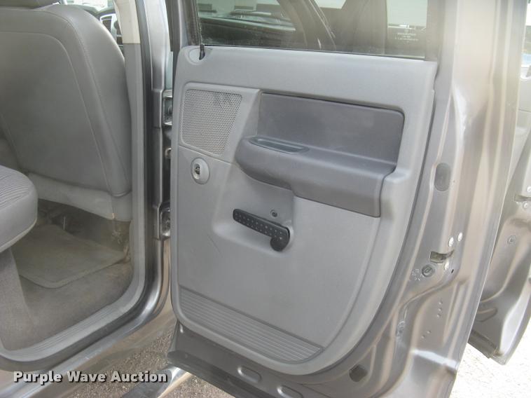 image for item L3905 2008 Dodge Ram 3500HD SLT Quad Cab flatbed pickup truck