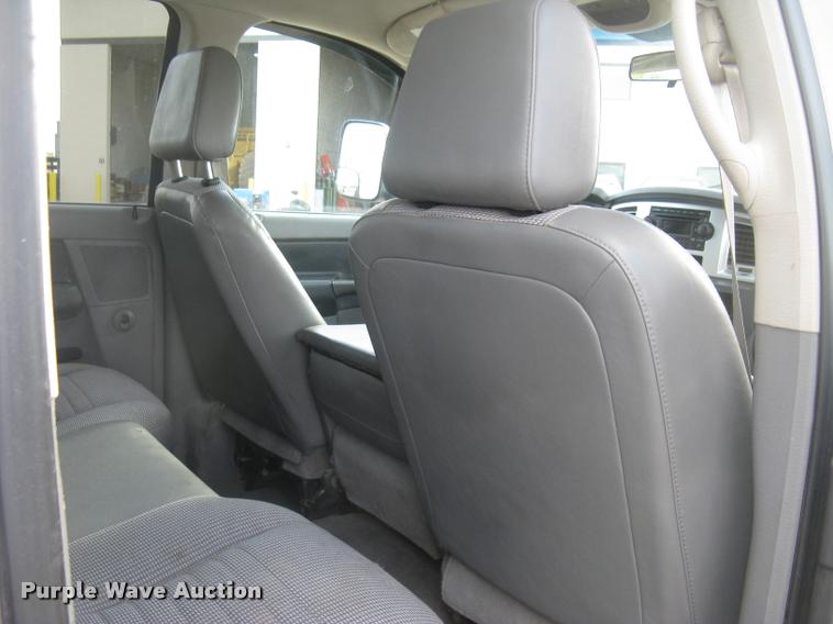 image for item L3905 2008 Dodge Ram 3500HD SLT Quad Cab flatbed pickup truck