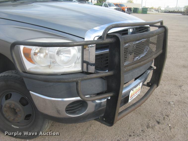 image for item L3905 2008 Dodge Ram 3500HD SLT Quad Cab flatbed pickup truck