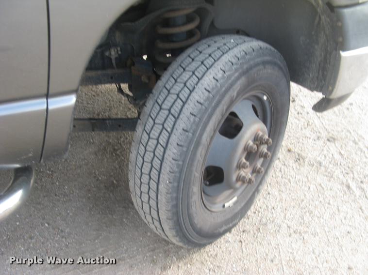 image for item L3905 2008 Dodge Ram 3500HD SLT Quad Cab flatbed pickup truck