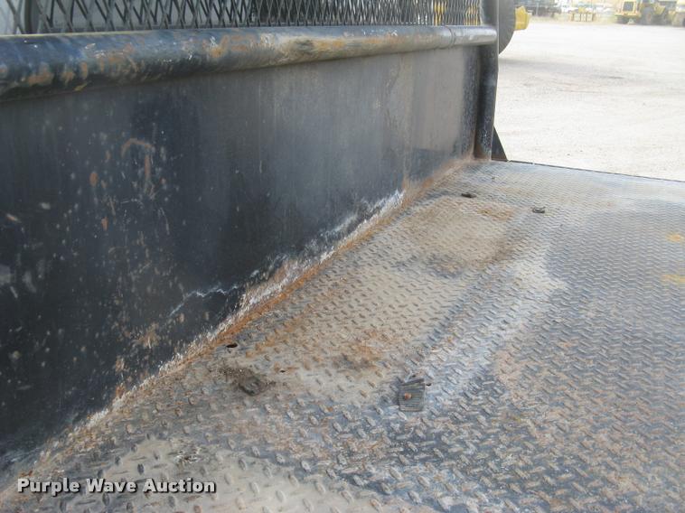 image for item L3905 2008 Dodge Ram 3500HD SLT Quad Cab flatbed pickup truck