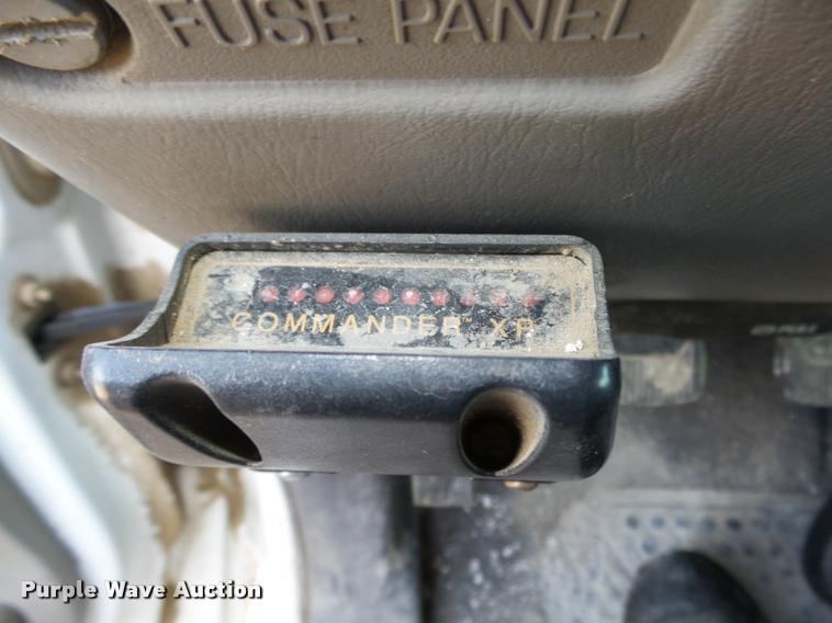 image for item L4100 1999 Ford F550 Super Duty XLT Crew Cab flatbed truck