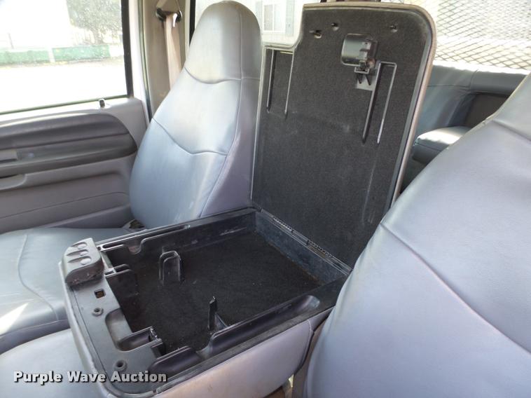 image for item L4100 1999 Ford F550 Super Duty XLT Crew Cab flatbed truck