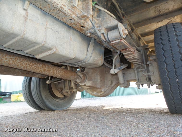 image for item L4100 1999 Ford F550 Super Duty XLT Crew Cab flatbed truck