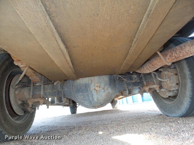 image for item L4100 1999 Ford F550 Super Duty XLT Crew Cab flatbed truck