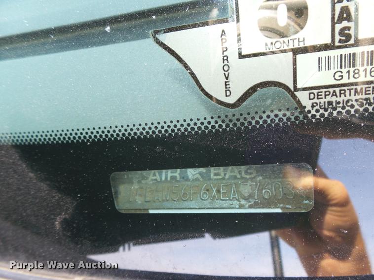 image for item L4100 1999 Ford F550 Super Duty XLT Crew Cab flatbed truck