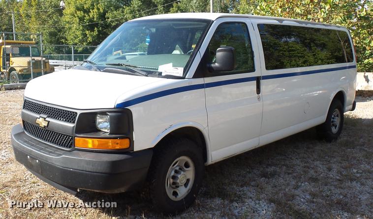 image for item L4359 2008 Chevrolet Express van