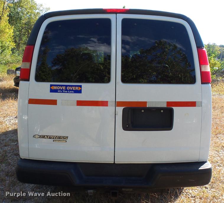 image for item L4359 2008 Chevrolet Express van