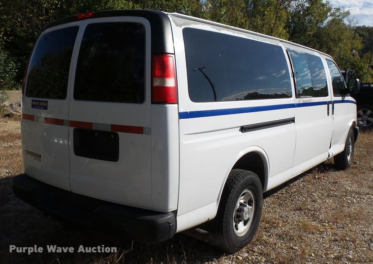 image for item L4359 2008 Chevrolet Express van