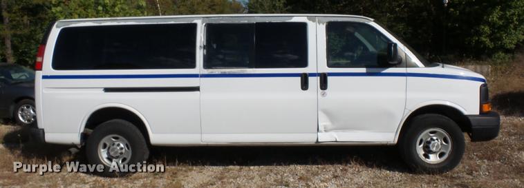 image for item L4359 2008 Chevrolet Express van