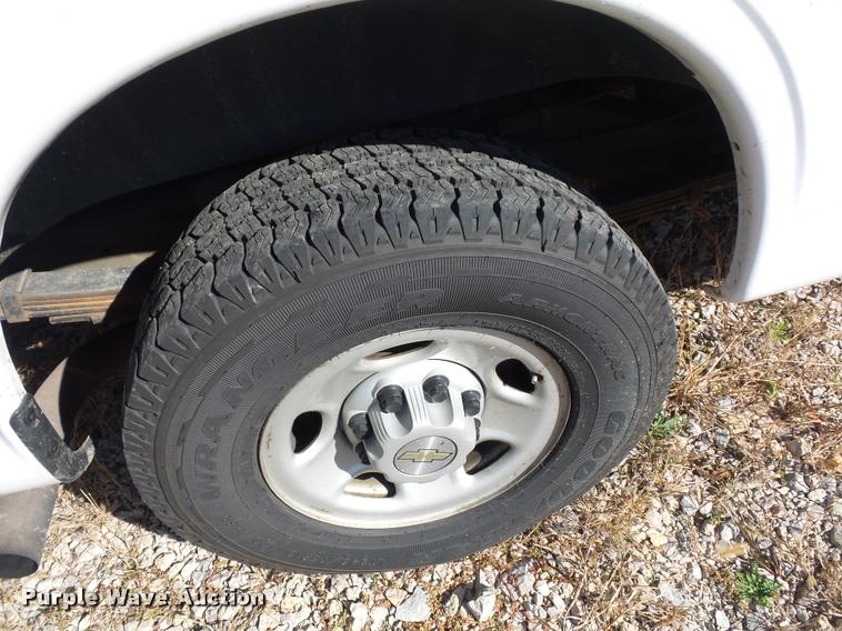 image for item L4359 2008 Chevrolet Express van