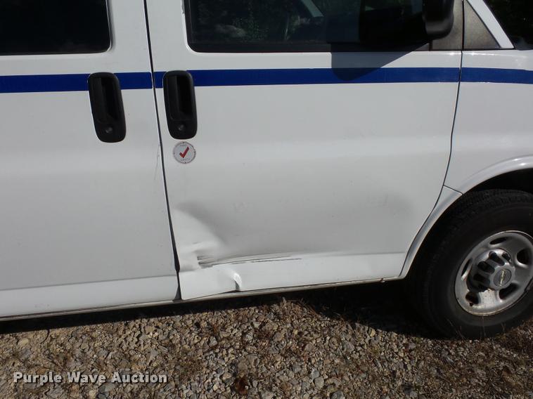 image for item L4359 2008 Chevrolet Express van